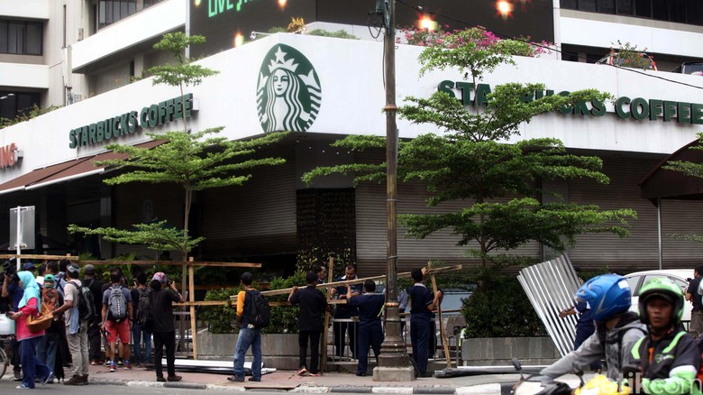 Breaking News ! Jumlah Korban Ledakan Thamrin Bertambah !