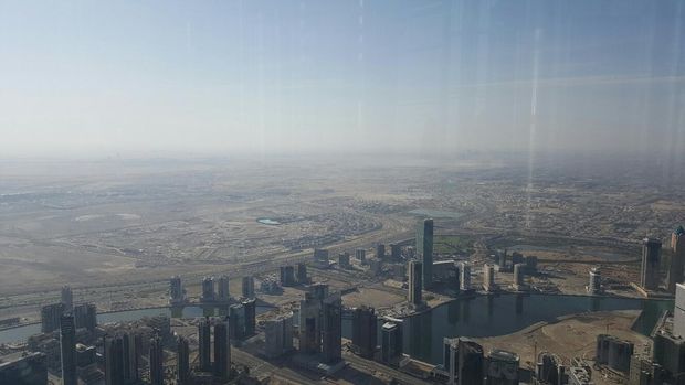 Naik ke Burj Khalifa, Serasa di Atas Langit