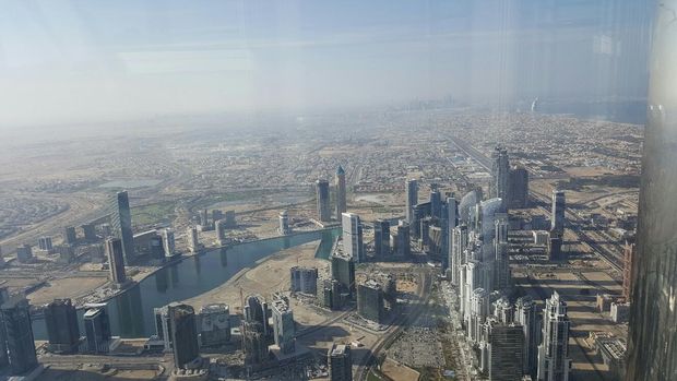 Naik ke Burj Khalifa, Serasa di Atas Langit