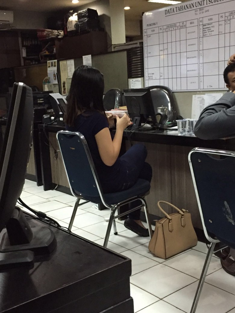Jessica diperiksa sambil ngopi, jebakan polisi?