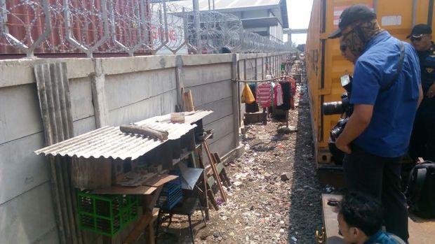 Rizal Ramli Pantau Uji Coba Kereta Barang Pelabuhan Priok