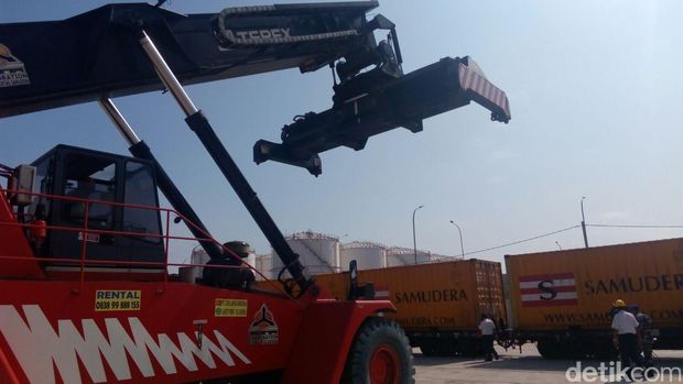 Rizal Ramli Pantau Uji Coba Kereta Barang Pelabuhan Priok