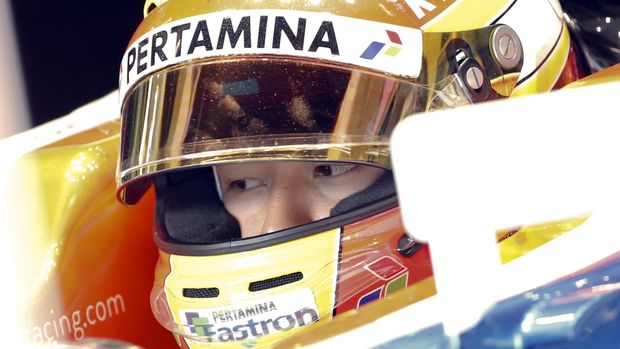 Debut di F1, Mobil Rio Haryanto Melintir Keluar Lintasan