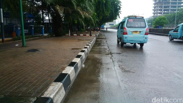 Hujan Merata, Begini Kondisi Jalanan Jakarta Pagi ini