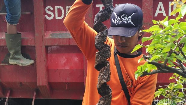 Sampah Bungkus Kabel di Got Jl Merdeka Selatan Bertambah Jadi 11 Truk