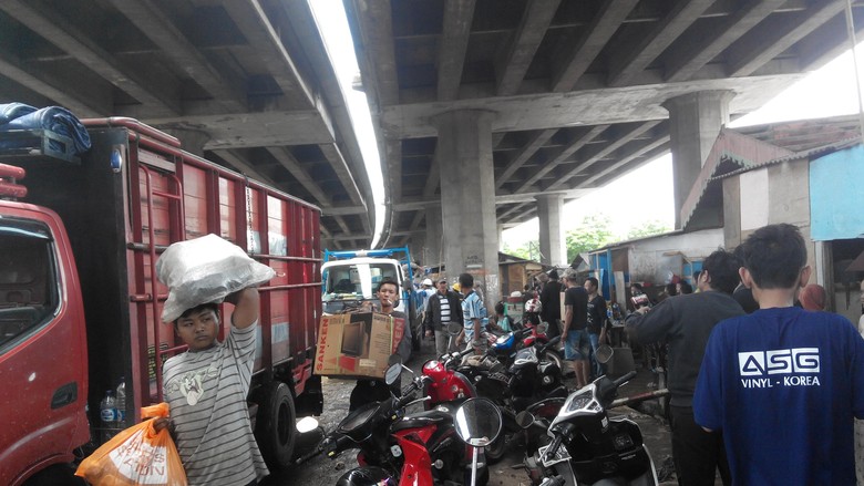 Ini Alasan Ahok Bongkar Bedeng Kolong Tol Pluit Tanpa Surat Peringatan