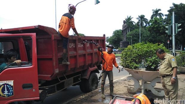 Sampah Bungkus Kabel di Got Jl Merdeka Selatan Bertambah Jadi 11 Truk