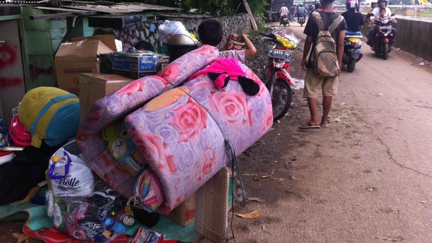 Ongkos Kontrakan di Kolong Tol Pluit Rp 350 Ribu, Bayar Listrik Rp 100 Ribu