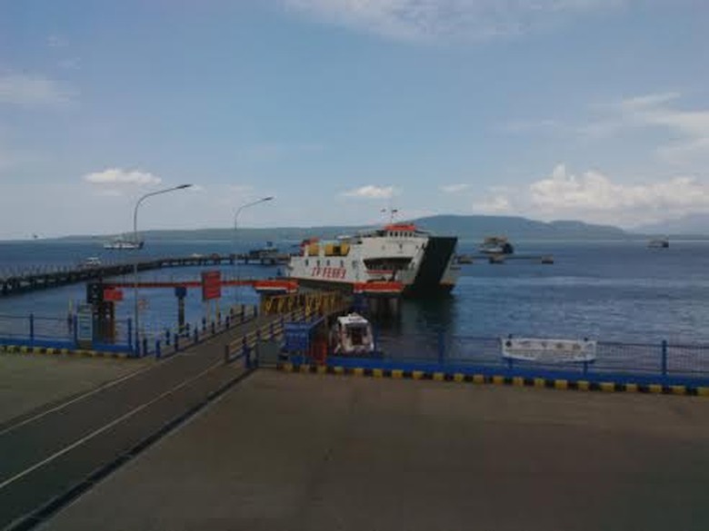 KM Ravelia 2 tenggelam di Selat Bali diduga penuh penumpang