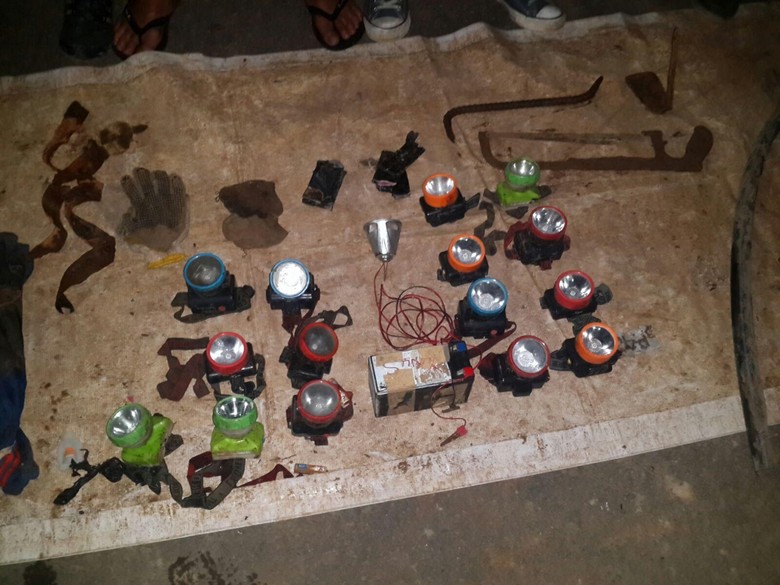 Masuk ke Gorong-gorong, Tim Krimsus Polda Temukan Head Lamp Hingga Linggis