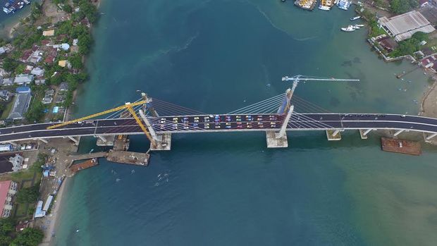 Jembatan Terpanjang di Indonesia Timur Diuji 