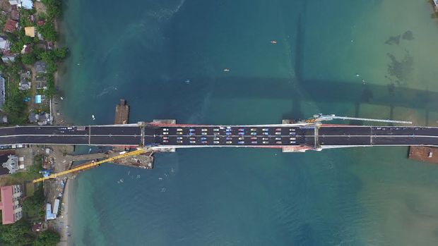 Jembatan Terpanjang di Indonesia Timur Diuji 
