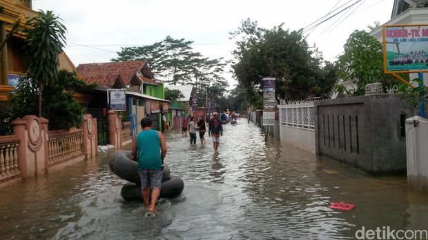 Akses Menuju Kabupaten Bandung Terputus, Begini Penampakannya Sore Ini