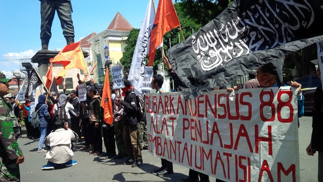 Mahasiswa Solo Demo Desak Pembubaran Densus 88