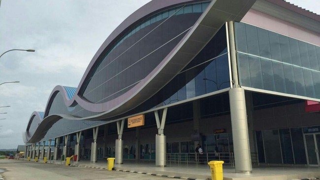 Jakarta - Menteri Perhubungan Ignasius Jonan hari ini meresmikan operasional Bandara