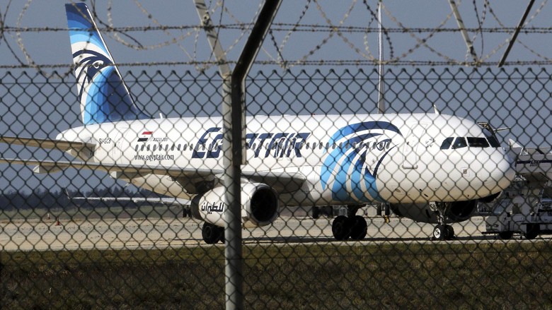 &#91;BREAKING NEWS&#93; Pesawat Egypt Air Dibajak