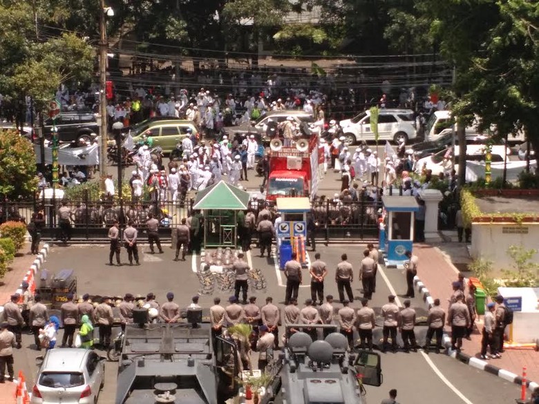 kenapa serangan M Taufik ke ahok berhenti?