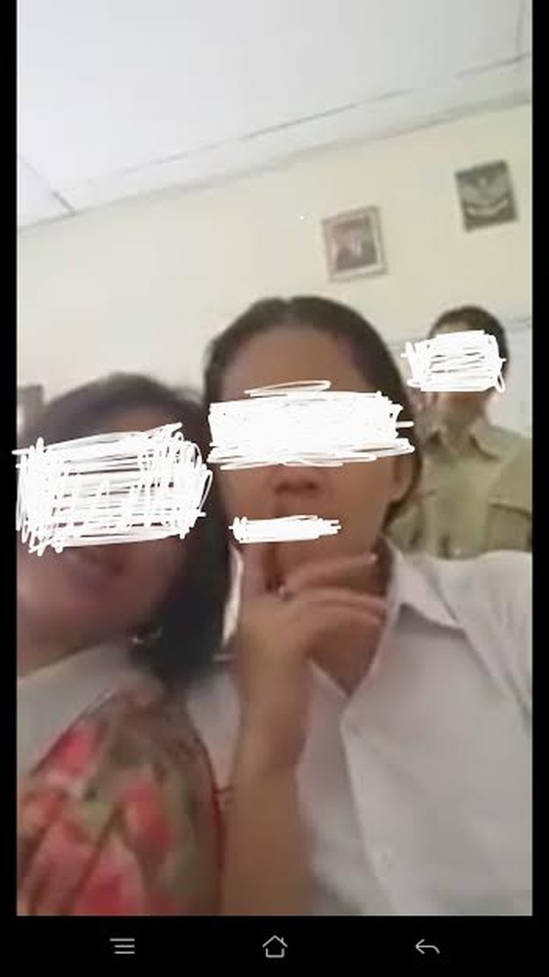 Video Siswi SMA di Bandung Merokok di Dalam Kelas Bikin Heboh
