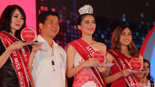 Si Cantik Toyota Jadi Miss Motor Show 2016