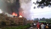 hot-news-pabrik-kayu-milik-keluarga-presiden-jokowi-terbakar