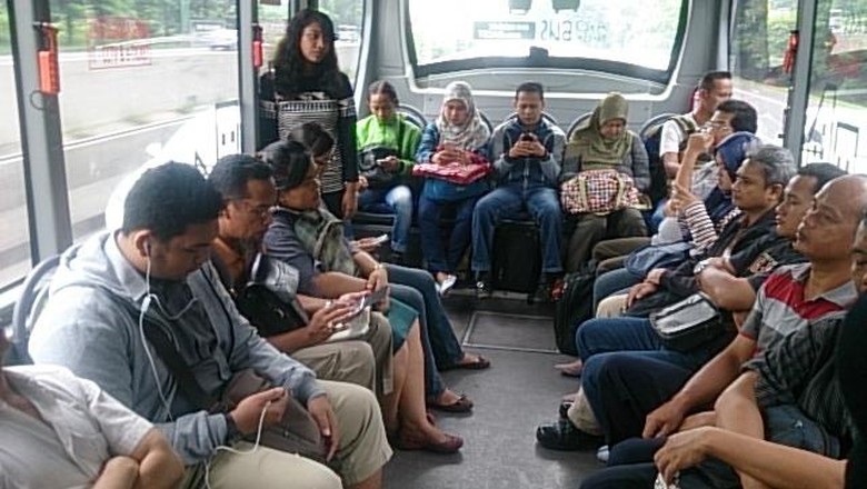 Girangnya Warga Bekasi dengan TransJabodetabek yang Murah
