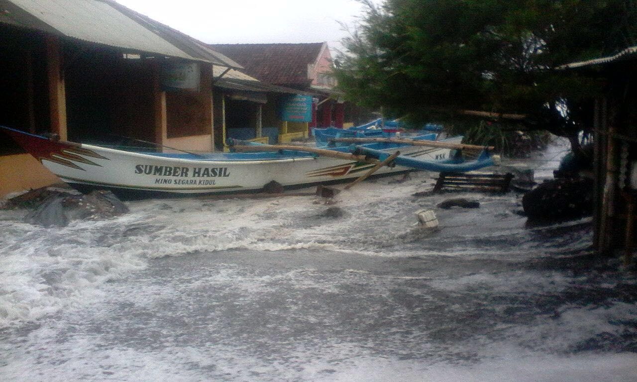 Gelombang laut pasang 2016