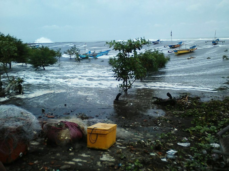 Gelombang laut pasang 2016