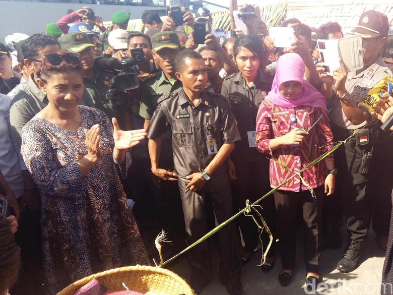 Tempuh Perjalanan 26 Jam, Menteri Susi Disambut Riuh Nelayan di Lembata