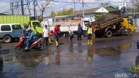 Banjir Rob Di Semarang, Jalur Pantura Macet Panjang | KASKUS