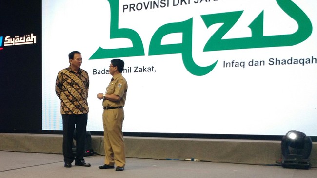 Bayar Zakat: Ahok Setor Rp 55 Juta, Djarot Bayar Rp 25 Juta
