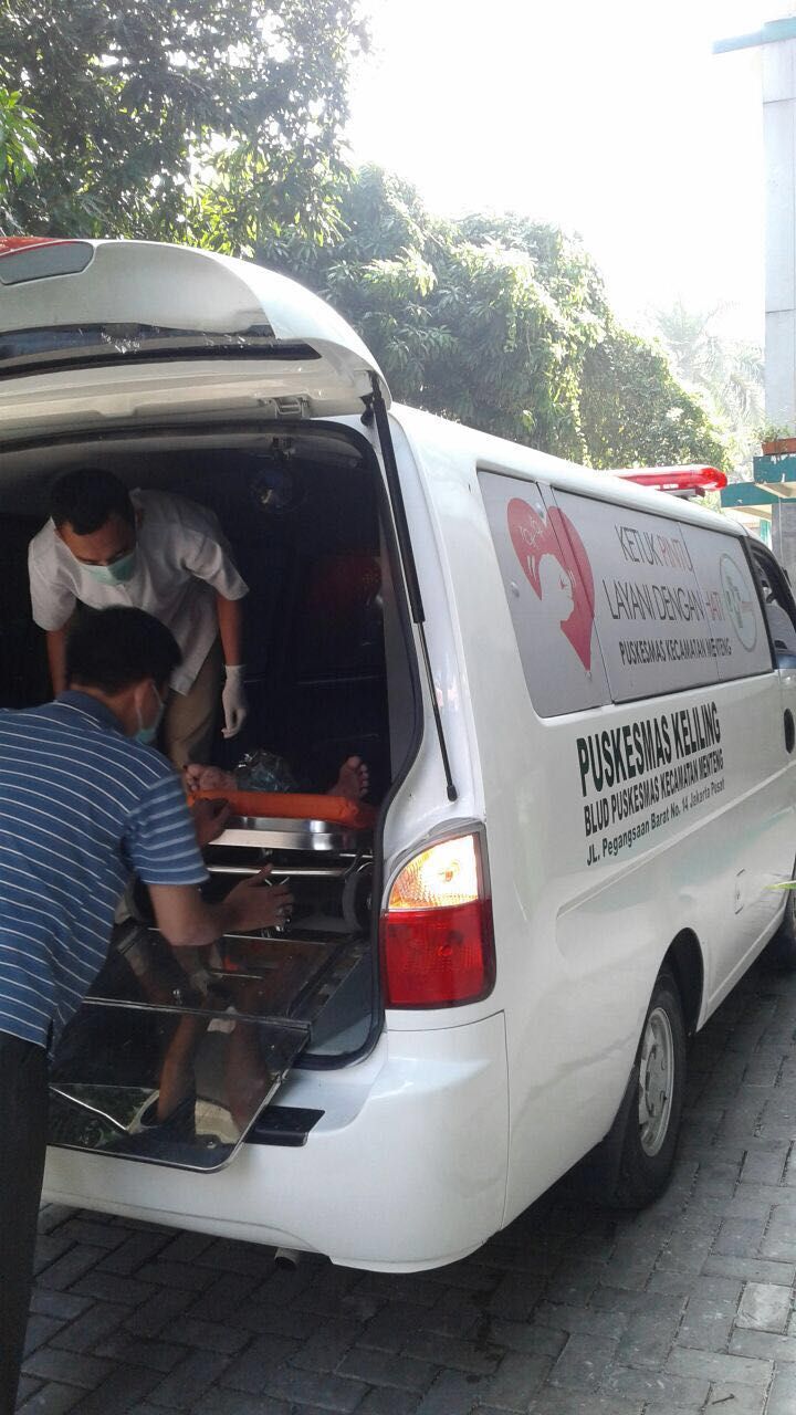 Aiptu Ponijan, Polisi yang Tak Jijik Memandikan Gelandangan di Menteng