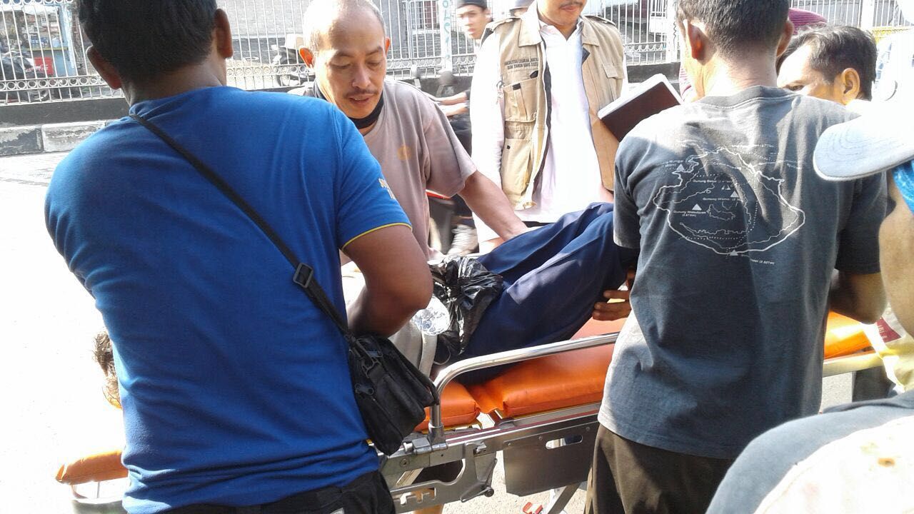 Aiptu Ponijan, Polisi yang Tak Jijik Memandikan Gelandangan di Menteng