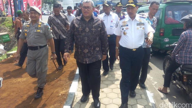 Gubernur Jabar Dorong Pembangunan Trans Jawa Sebagai Solusi Kemacetan Mudik