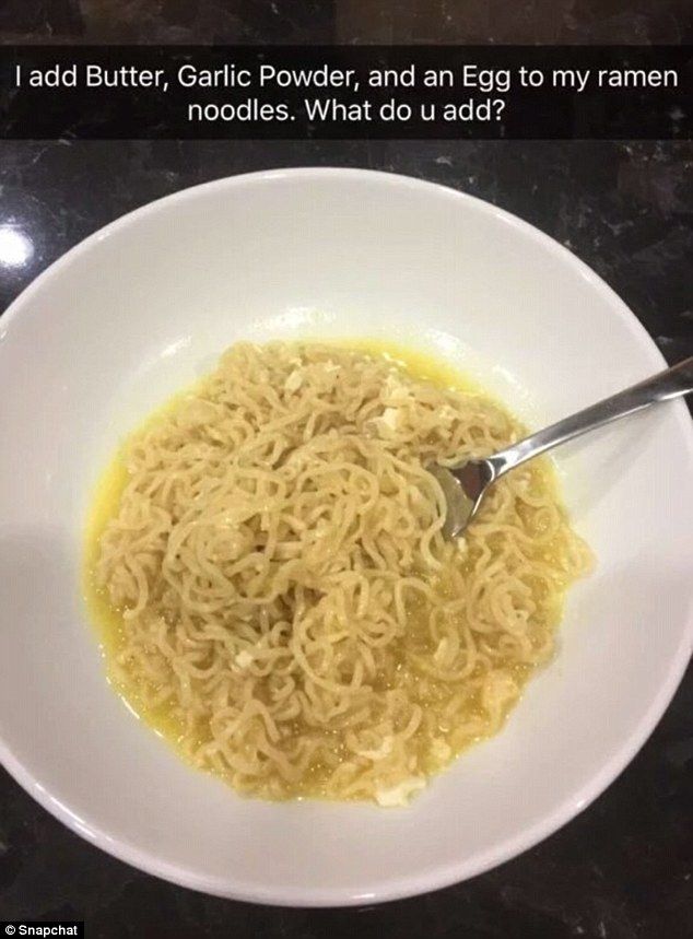 Lewat Snapchat, Kylie Jenner Ungkap Resep Ramen Favoritnya