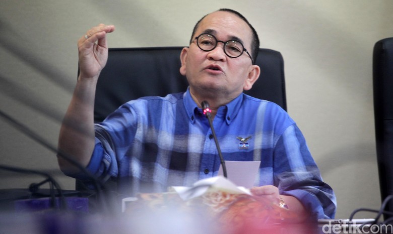 Muncul Petisi Pecat Ruhut di Internal Demokrat