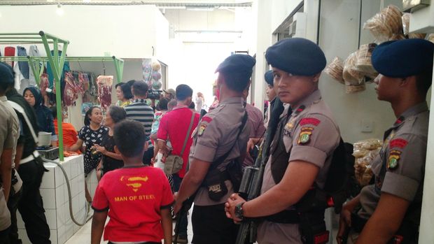 Ahok Resmikan Pasar Kebon Bawang Tanjung Priok, Puluhan Polisi Berjaga-jaga