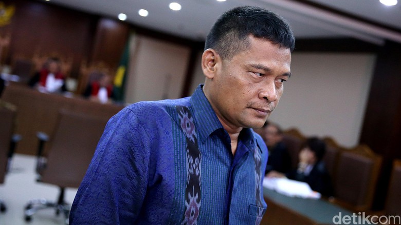 PNS Pengadilan Bergaji Rp 8 Juta Itu Dikawal Voorijder dan Mobil Patwal