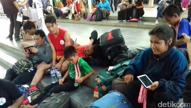 Tak Punya Ongkos,Atlet PON Asal Sulteng Terlantar di Stasiun Manggarai