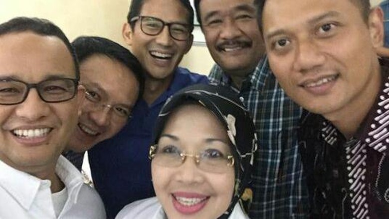 Selfie Penuh Keakraban 3 Pasang Cagub Cawagub DKI Jakarta