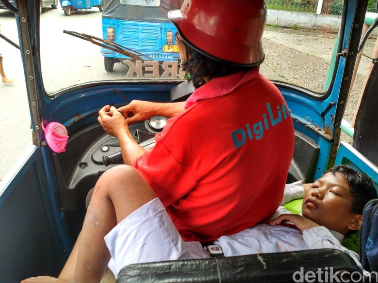 Kisah Bocah Amat 11 tahun tinggal bersama sang ayah di atas Bajaj