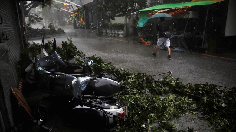 Topan Megi Picu Tanah Longsor di China, 32 Orang Hilang