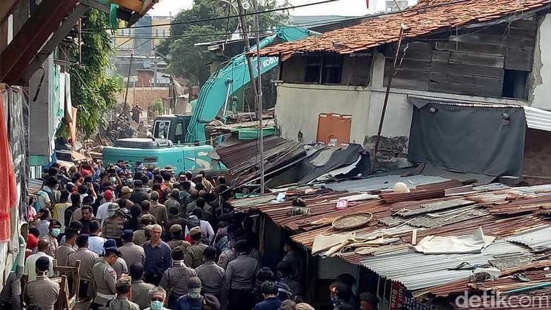 Warga Bukit Duri: Bendera Kuning Simbol Ahok Meninggal