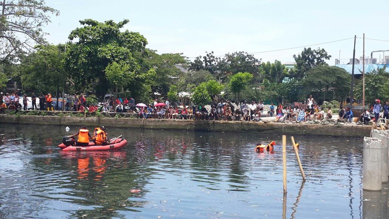 pekerja-proyek-jembatan-kali-sunter-yang-tenggelam-ditemukan-meninggal