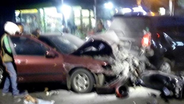 Sedan Tabrak Sepeda Motor di Lampu Merah Warmo Tebet, 1 Meninggal 