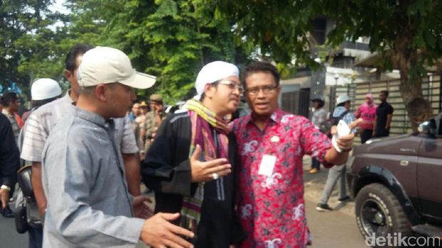 Resmikan RPTRA di Tebet, Ahok Didemo Warga