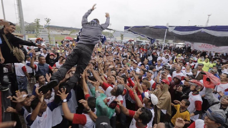Alasan Agus Yudhoyono Lompat Moshing : Hilangkan Jarak Pemimpin dan Warga