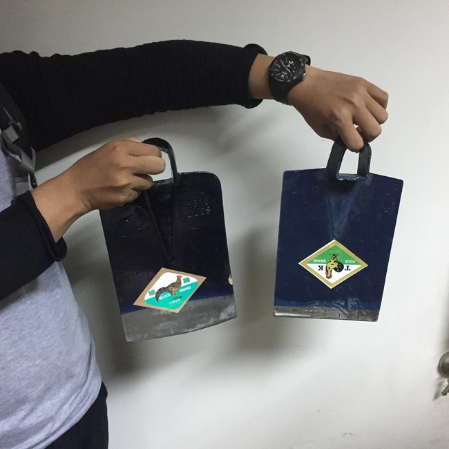 Ini Bedanya Cangkul Made in China dan Cangkul Lokal