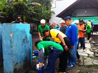 Relawan Masjid Ikut Rapikan Gereja di Samarinda Pasca Bom: Ini Toleransi