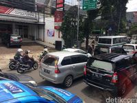 Pejalan Kaki Terlindas TransJ di Mampang, Lalin Arah Ragunan Macet Parah