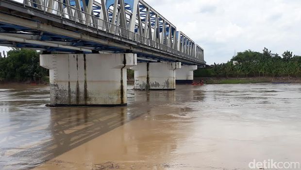  Selfie di Jembatan Kereta Berujung Maut